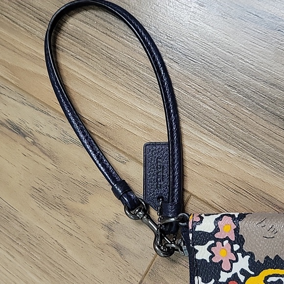 Coach Small Wristlet In Mixed Yankee Floral Print Coated Canvas - Picture 5 of 14